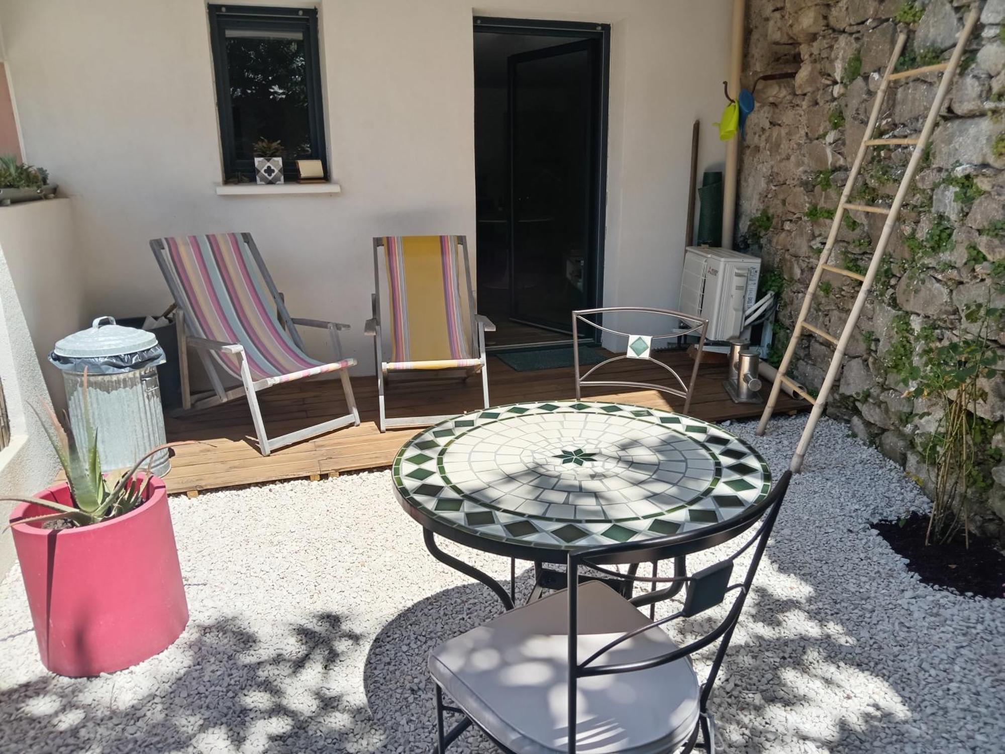 Studio En Rez De Jardin Collobrières Rum bild